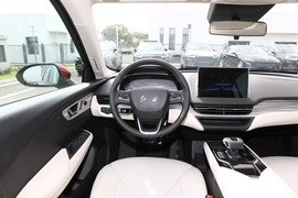 2023款红旗E-QM5