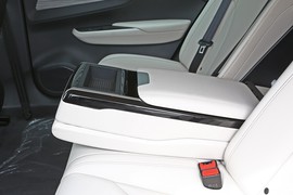 2023款红旗E-QM5