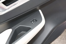2023款红旗E-QM5