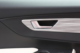 2023款红旗E-QM5