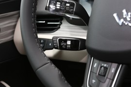 2023款红旗E-QM5