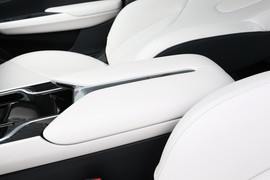 2023款红旗E-QM5