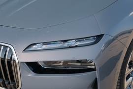 2023款宝马740Li