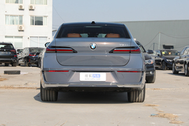 2023款宝马740Li