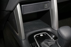 2023款丰田卡罗拉锐放