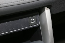 2023款丰田卡罗拉锐放