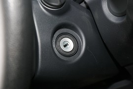 2023款丰田卡罗拉锐放