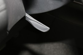 2023款丰田卡罗拉锐放