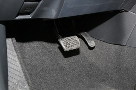 2023款丰田卡罗拉锐放