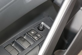 2023款丰田卡罗拉锐放