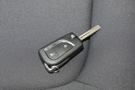 2023款丰田卡罗拉锐放