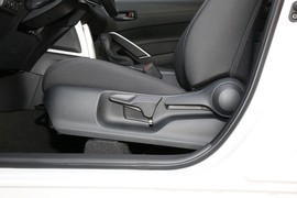 2023款丰田卡罗拉锐放