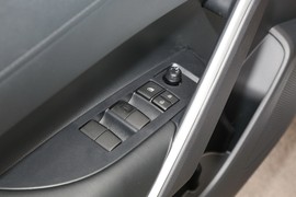 2023款丰田卡罗拉锐放