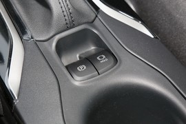 2023款丰田卡罗拉锐放