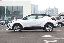 2023款丰田奕泽IZOA