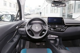 2023款丰田奕泽IZOA
