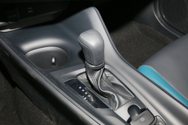 2023款丰田奕泽IZOA