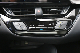 2023款丰田奕泽IZOA