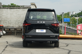 2023款北汽制造王牌M7