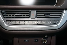 2023款北汽制造王牌M7