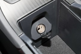 2023款丰田凌放HARRIER