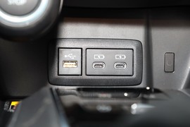 2023款丰田凌放HARRIER