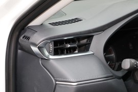 2023款丰田凌放HARRIER