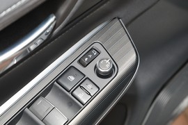 2023款丰田凌放HARRIER