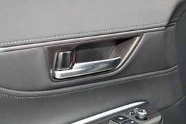 2023款丰田凌放HARRIER