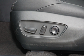 2023款丰田凌放HARRIER