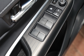 2023款丰田凌放HARRIER