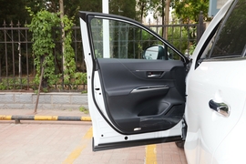 2023款丰田凌放HARRIER