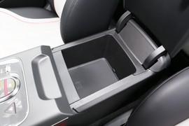 2023款比亚迪驱逐舰05