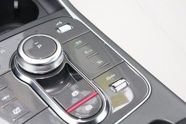 2023款比亚迪驱逐舰05