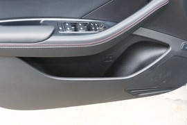 2023款比亚迪驱逐舰05