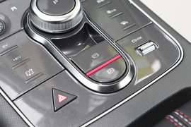 2023款比亚迪驱逐舰05