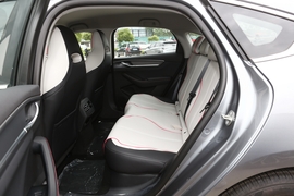 2023款比亚迪驱逐舰05