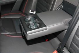 2023款阿尔法·罗密欧Stelvio斯坦维