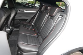 2023款阿尔法·罗密欧Stelvio斯坦维