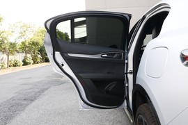 2023款阿尔法·罗密欧Stelvio斯坦维