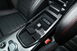 2023款阿尔法·罗密欧Stelvio斯坦维