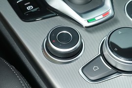 2023款阿尔法·罗密欧Stelvio斯坦维