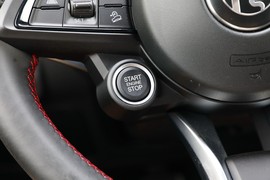 2023款阿尔法·罗密欧Stelvio斯坦维