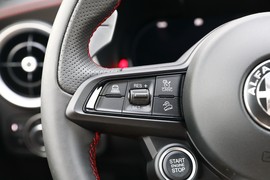 2023款阿尔法·罗密欧Stelvio斯坦维