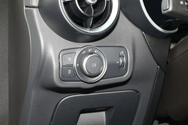 2023款阿尔法·罗密欧Stelvio斯坦维