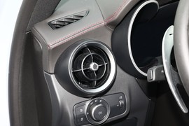 2023款阿尔法·罗密欧Stelvio斯坦维