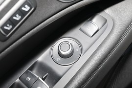 2023款阿尔法·罗密欧Stelvio斯坦维