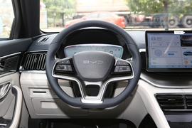 2023款比亚迪宋PLUS新能源