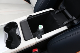 2023款比亚迪宋PLUS新能源