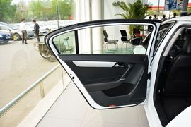 2013款大众迈腾1.8TSI